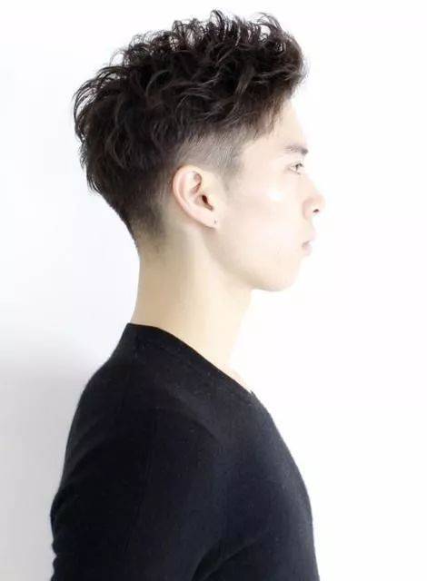 短发依然很流行!2020秋冬男生发型五大趋势