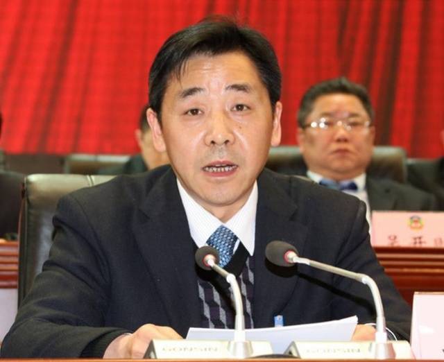 刘凯与张尚华两人共事两年半,同为巴中市政府党组成员,后又同是副市长