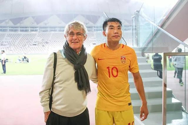 董路:我支持米卢二进宫,国足需要快乐足球,李霄鹏有点