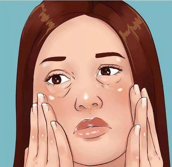 睡前喝水导致浮肿脸这5招让你快速消除浮肿脸