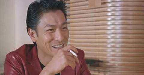 向华强敢让成龙下跪,竟然不敢惹这四个人,原来