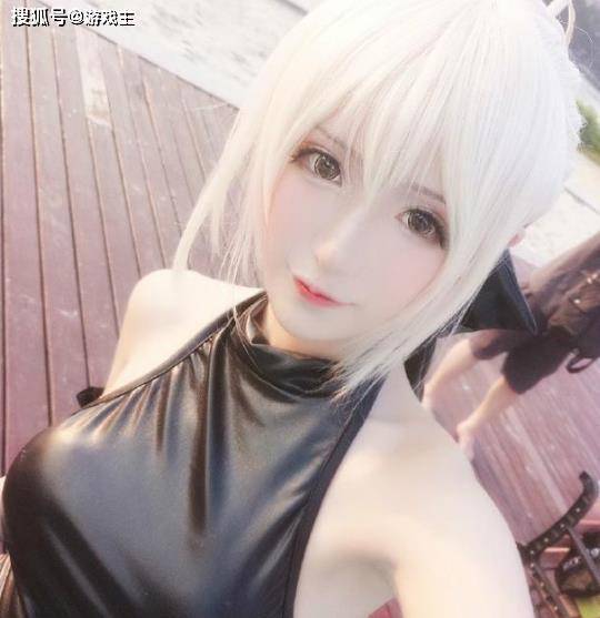 lpl解说腐团儿二次元cos动漫人物saber玉玲珑等,别有一番韵味