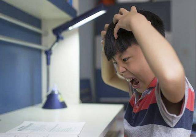 "徒劳"作业,只会一步步压垮孩子