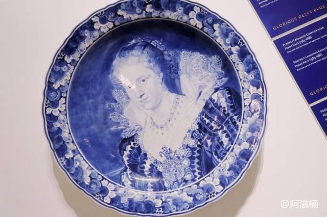在这里可以享受  蓝陶工厂的下午茶 品尝盛在皇家代尔夫特瓷器里的