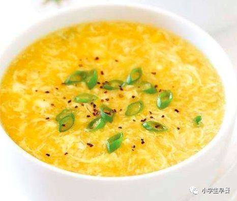 食材】玉米1根,鸡蛋2-3个,淀粉少许,白糖