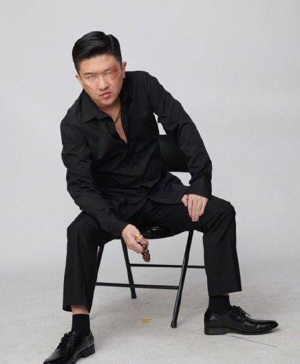 张大大疑似得抑郁症,深夜更博头像全黑,昔日丑闻全洗白!