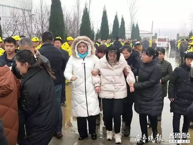 张雪领追悼会在菏泽郓城举行社会各界群众自发前往送别