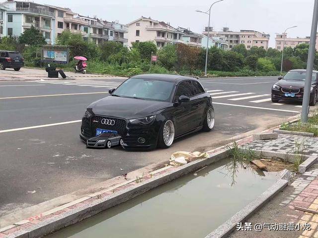 看一下奥迪a1是如何逆袭 变身为气动避震改装低趴达人