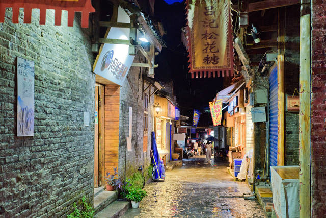 原创广西这个千年古镇,有桂林最精华的山水风光,游客却说:不值得去