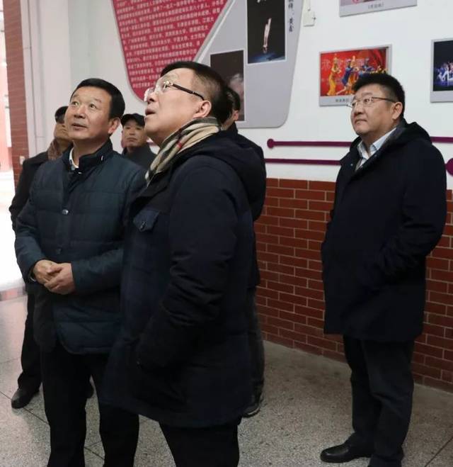 中央音乐学院张庆海教授,李清教授,王洋教授以及四川美术学院王嘉陵