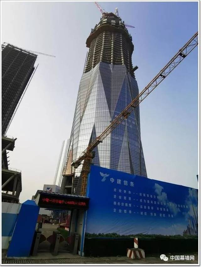 【动态】西南第一高楼——成都绿地中心"蜀峰468"或已