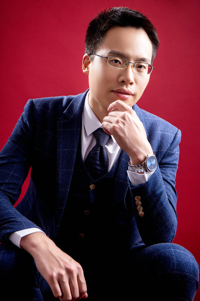 网高级顾问，社群商业架构学发起人，社群营销实战家，实体店运营导师。