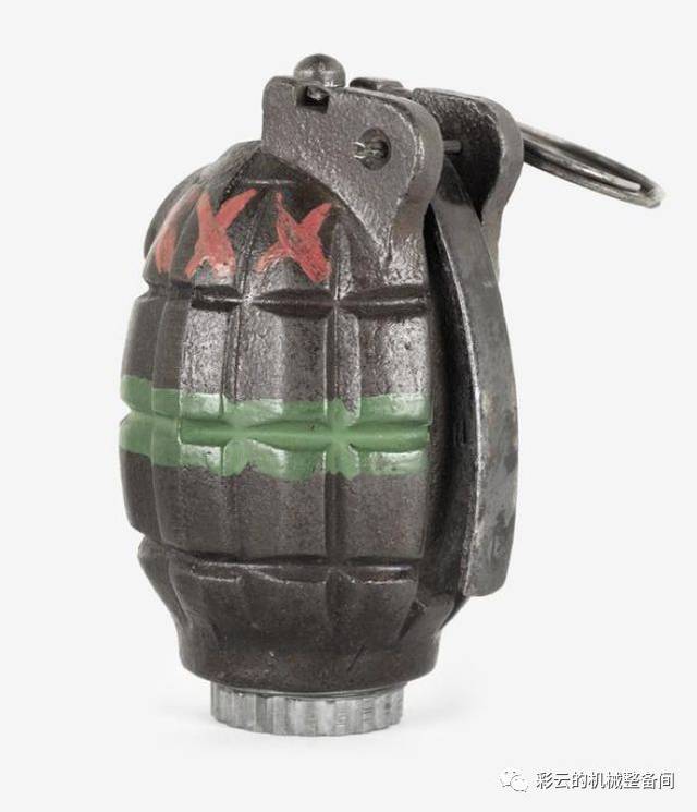 英国的"米尔斯"手榴弹,从一战用到二战,除了手投还能当枪榴弹