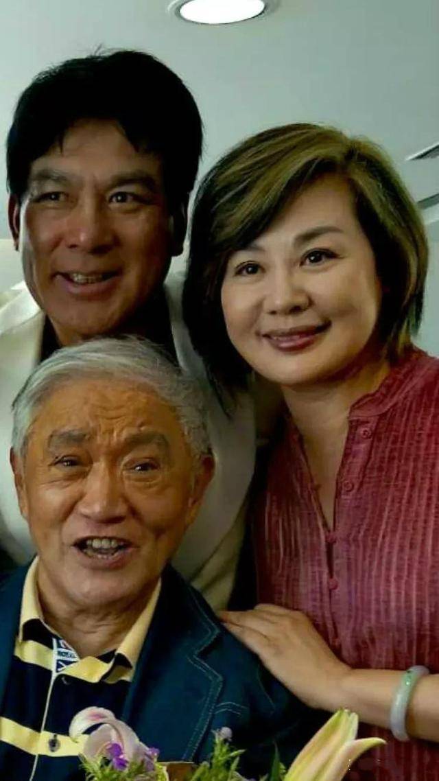 凭借《牧马人》一夜成名后,女主角丛珊为什么慢慢销声
