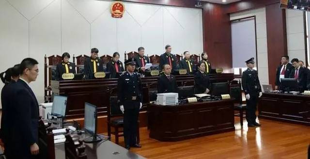 山亭区人民法院对被告人薛锋等人组织,领导,参加黑社会性质组织一案