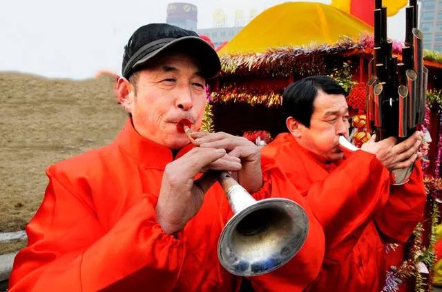 千年琵琶万年筝,一杆唢呐吹一生