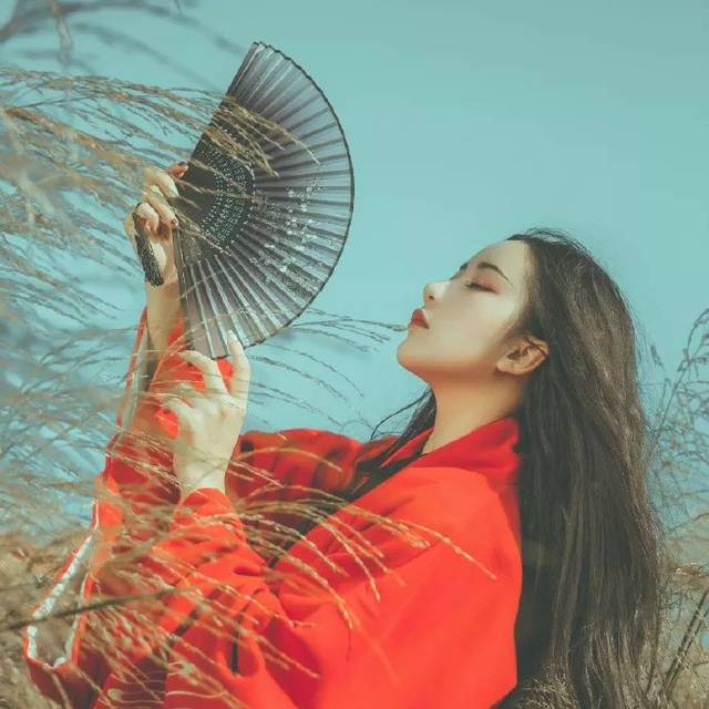 唯美红衣古风女生头像|拾尽春花皆是你