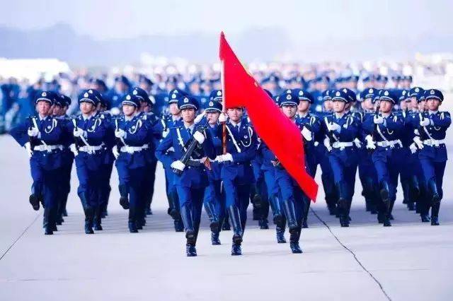 空军航空大学由原空军长春飞行学院,第七飞行学院和第二航空学院于
