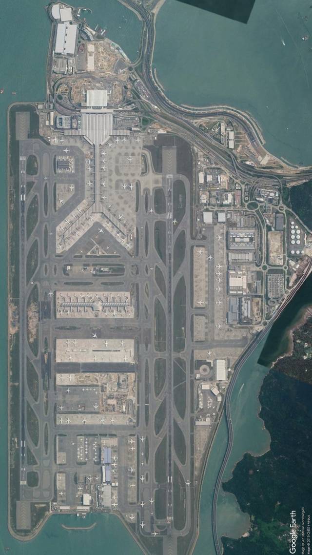 (560吨)起降 下面我们一起用卫星航拍视角 来领略这19大机场的魅力吧