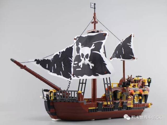 成品多面照 和一般海盗船的结构差不多.