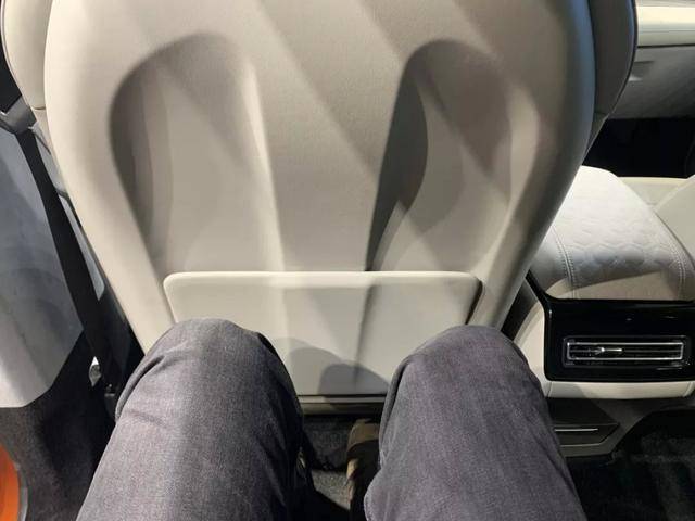 静态体验完这两款新车,感觉增程式混动没有未来
