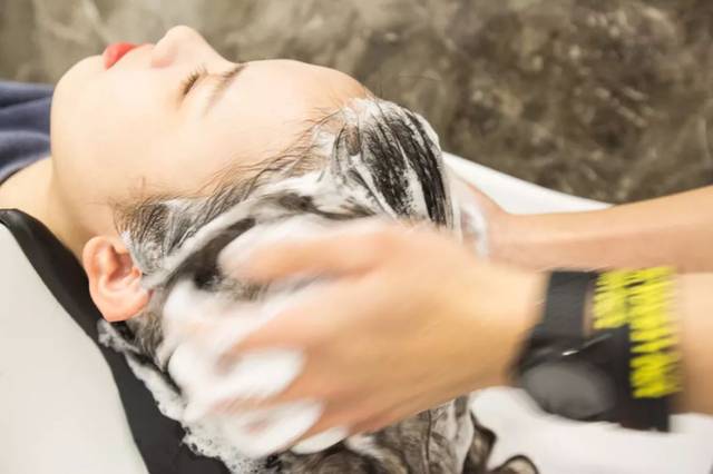 福建首家明星造型沙龙on hair,空降福州啦