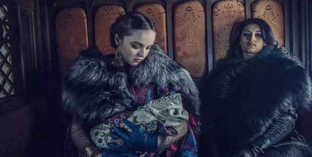 R级高分美剧《猎魔人》,冲这肉体和颜值,也要