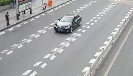这种"鱼骨状"标线能不能压?一定要看清楚哦_手机搜狐网