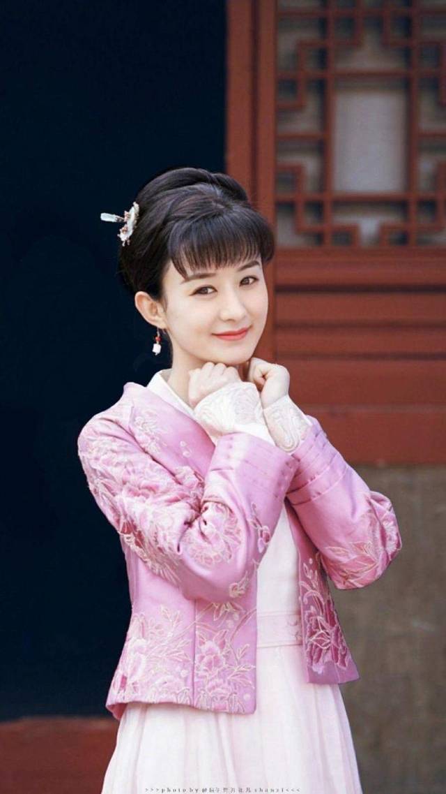 明星赵丽颖古装照片:清纯可爱,温柔体贴,气质高雅,美丽动人