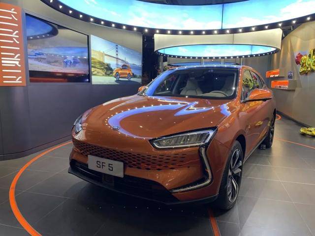 静态体验完这两款新车,感觉增程式混动没有未来