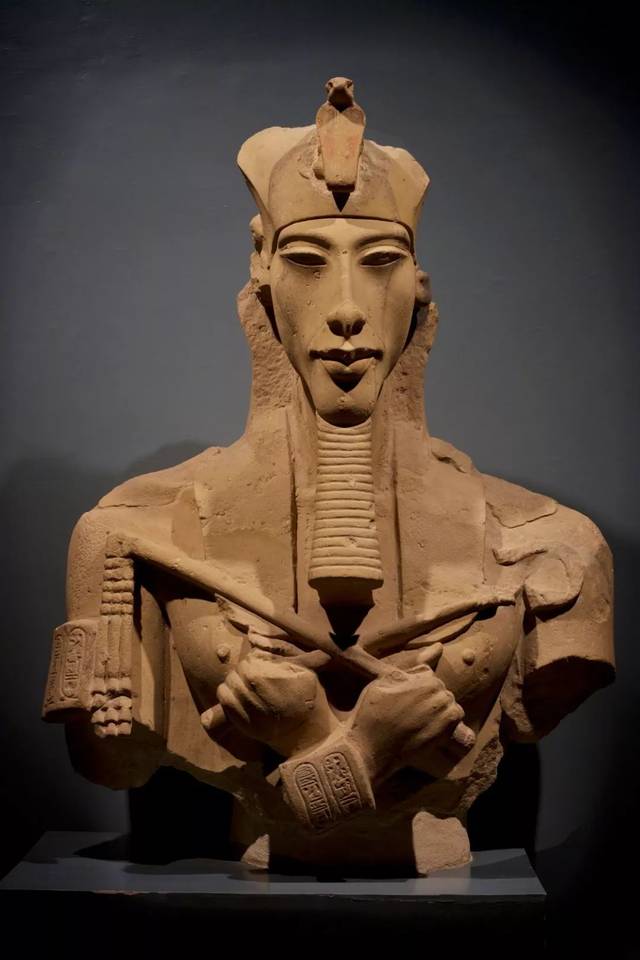 阿肯那吞与纳芙蒂蒂 akhenaten and nefertit