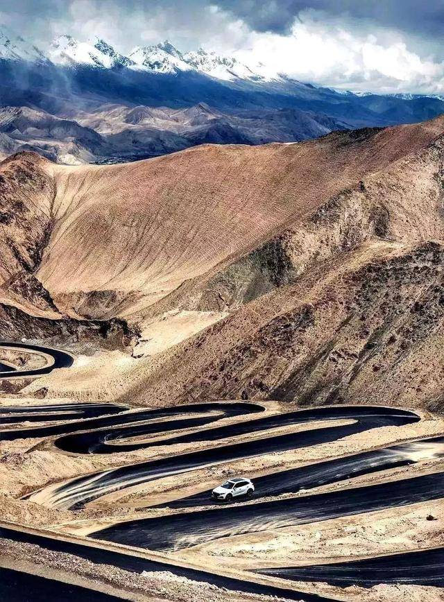 新疆又一绝美公路横空出世,盘龙古道,又美又虐