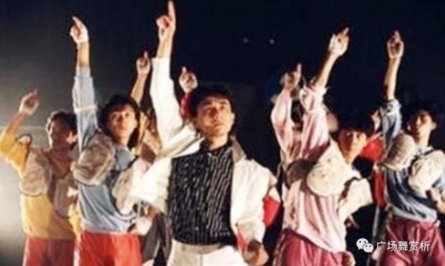 陶金开创了现代舞蹈的先河.可谓之"前无古人,后无来者".媲美迈克尔.