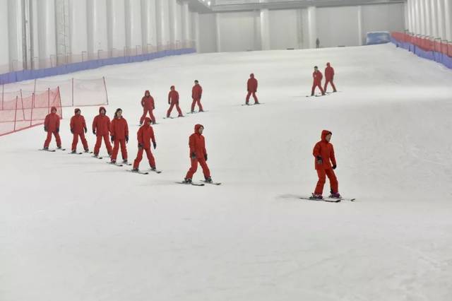 壕砸6亿!张家界冰雪世界正式开馆,开启四季滑雪模式