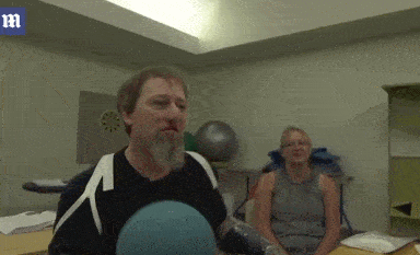 犬咬症绝非个例 患犬咬症的人绝不止这仨, 48岁的男子barry wallace