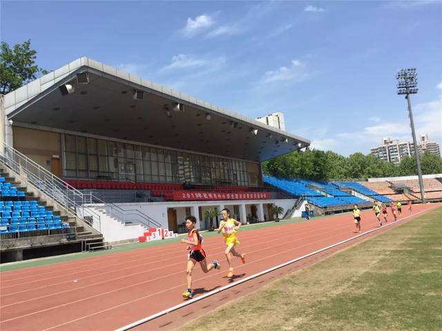 19日,上城区中小学田径代表队参加了杭州市中小学生阳光体育田径运动