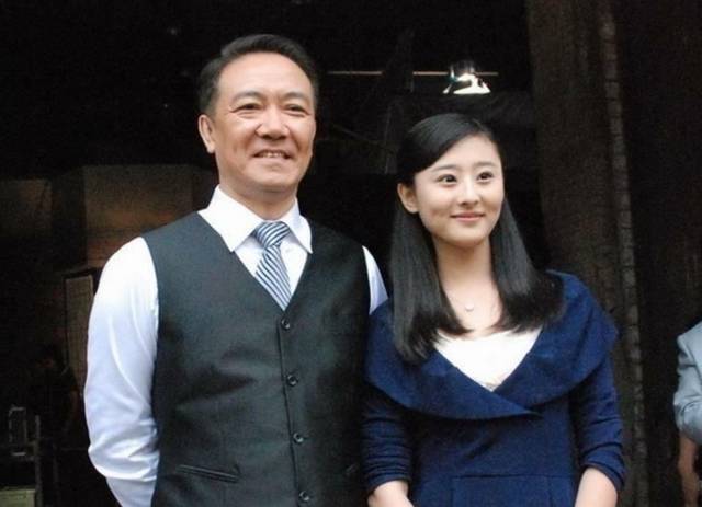 原创61岁李幼斌三婚老婆曝光,原来是我们熟悉的她,难怪两人不生孩子