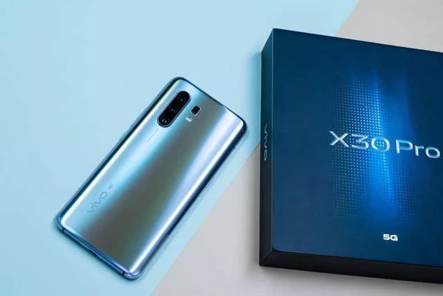 vivo x30 pro真实开箱!这年头还在赠送耳机的手机,我泪目了