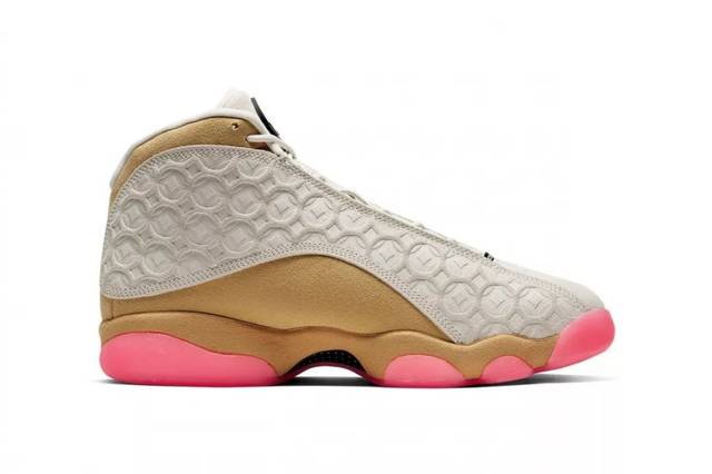 格子日报:strange love x dunk sb 鞋款曝光;aj13 铜钱明日上线