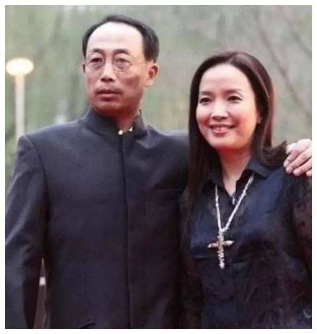 吕丽萍的三段婚姻,后悔与张丰毅离婚,儿子去世成为永远的痛