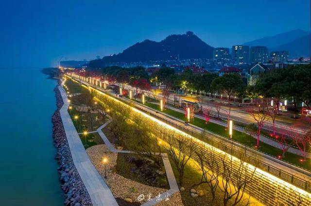 富阳这波夜景美出天际!还有全新升级的桂花路