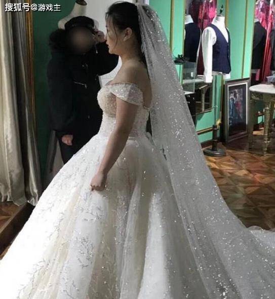 giao哥晒结婚照,老婆侧脸曝光,长了一张极具亲和力的脸蛋