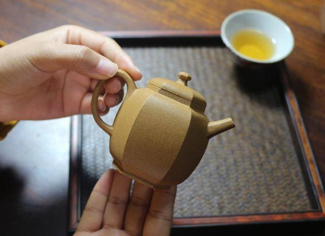 紫砂壶吐黑怎么办?入窑重烧就能好?