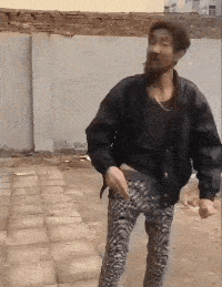 搞笑gif趣图:现在的妹子,天天就知道拍照_手机搜狐网
