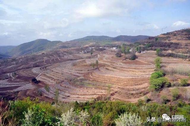 铜川有个宜君县,吃喝玩乐一条线.宜于君来,看梯田