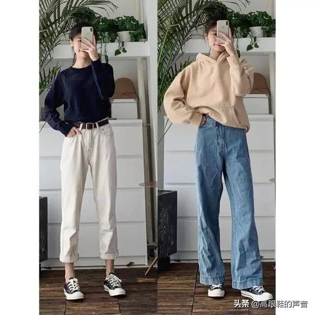 杏色宽松连帽卫衣,很温柔的颜色,版型也比较大,下面搭牛仔裤和半身裙
