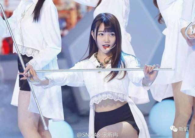 鞠婧祎师妹为了出道也使出浑身解数了!