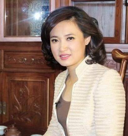 不过,桑晨在学生时期更喜欢舞蹈,只是后来因为身材过于高挑,并没有被