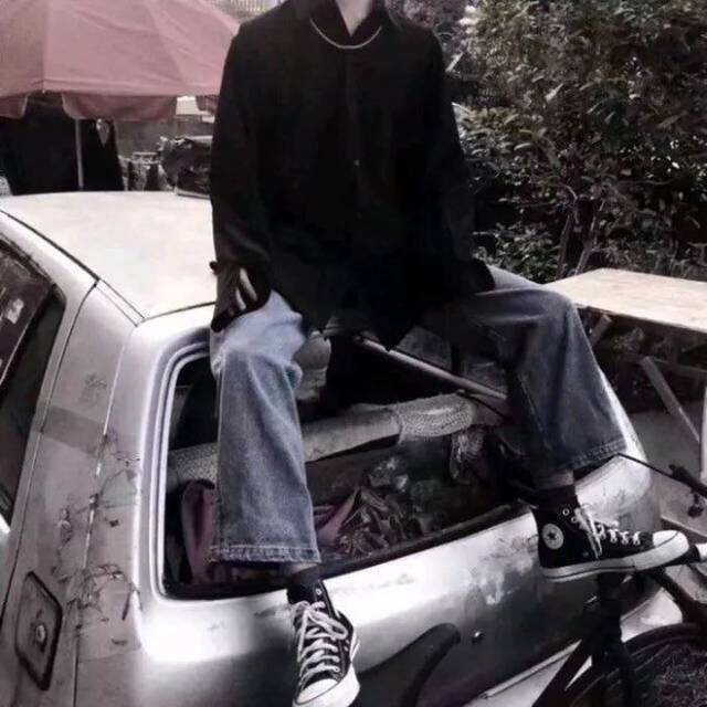男生头像 | 朋友说:"但凡他有一点喜欢你 我都不会这么劝你"