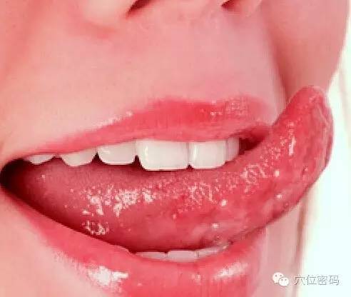 轻轻的咬一咬舌头,男人可强肾,女人能养颜